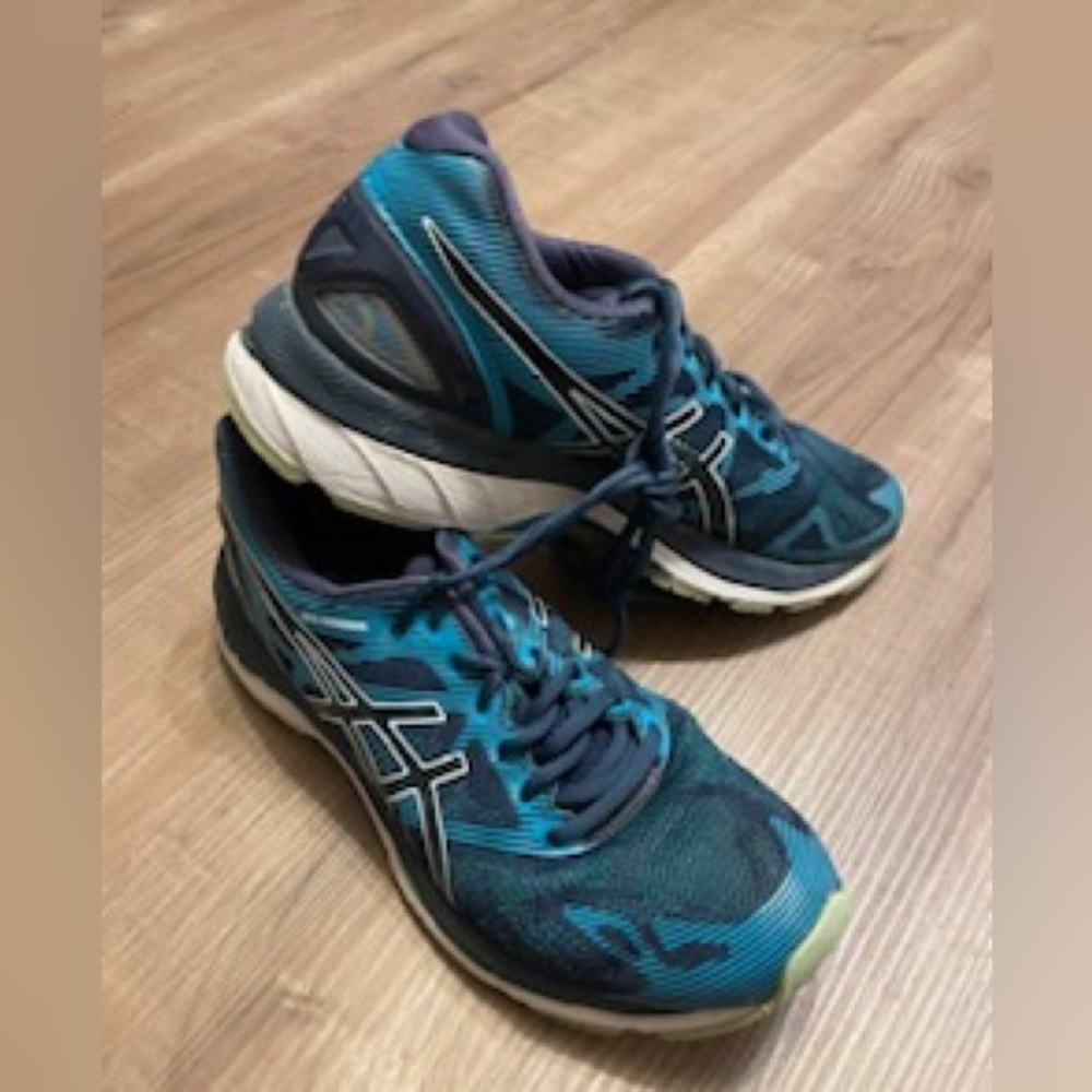 ASICS Gel Nimbus running shoes